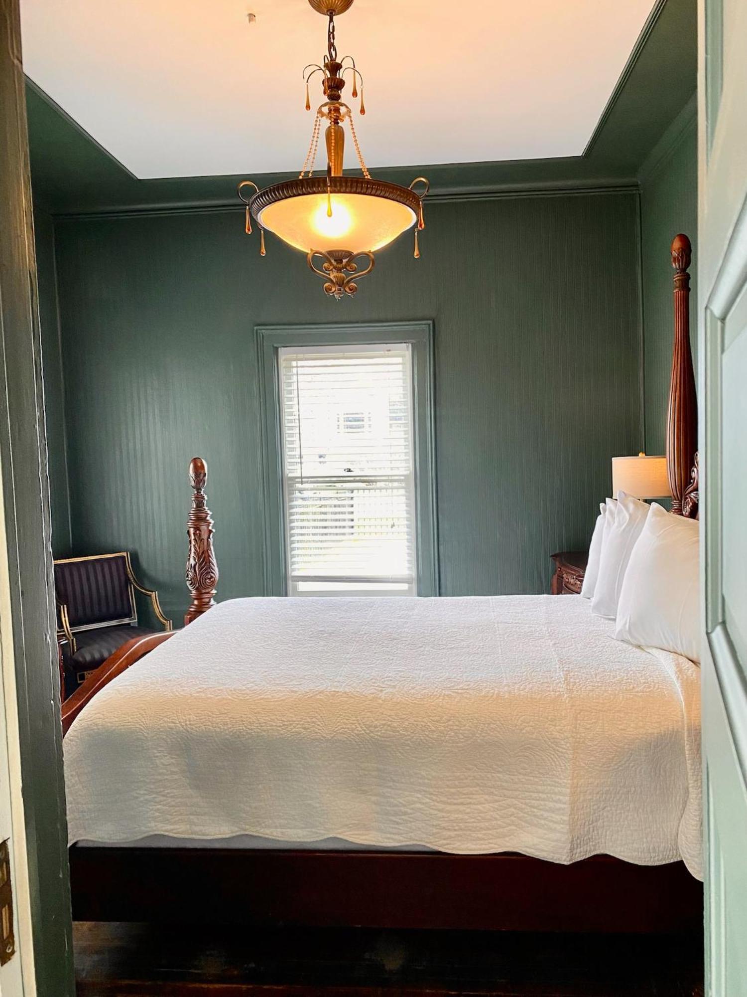 The Ginkgo Tree Bed and Breakfast Mount Pleasant Eksteriør billede