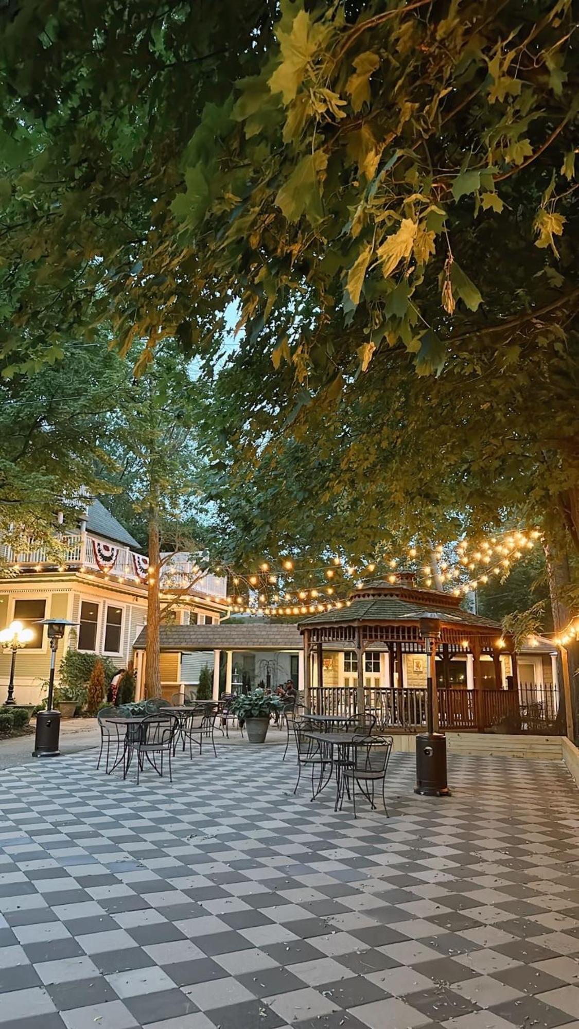 The Ginkgo Tree Bed and Breakfast Mount Pleasant Eksteriør billede